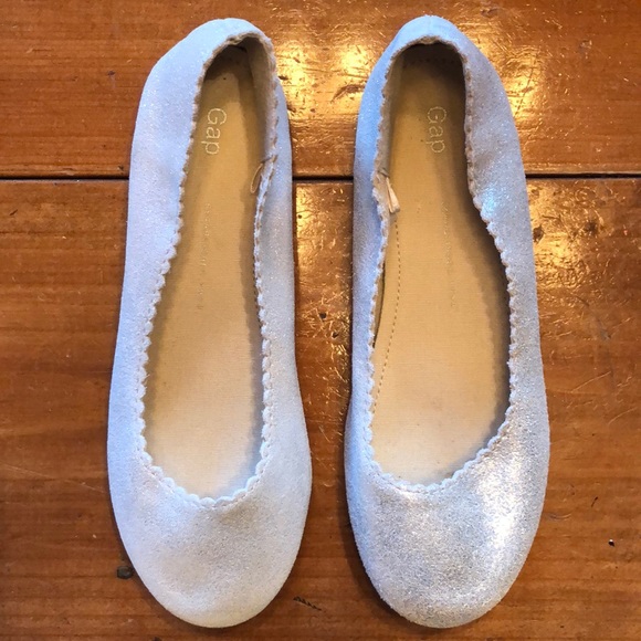 GAP Other - Pretty & sparkly GAP silver ballet flats